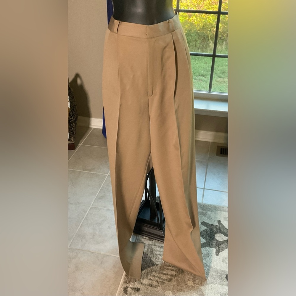 Women’s Tan Slacks by Classiques Entier